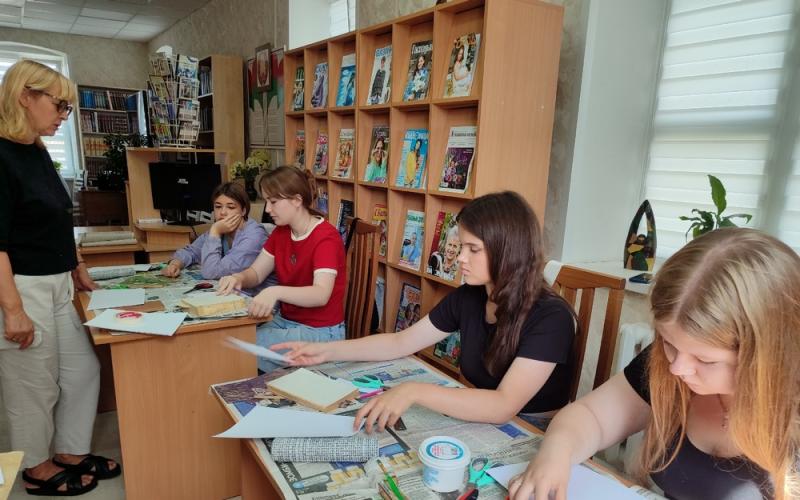 школьники проходят краткий курс обучения .jpg